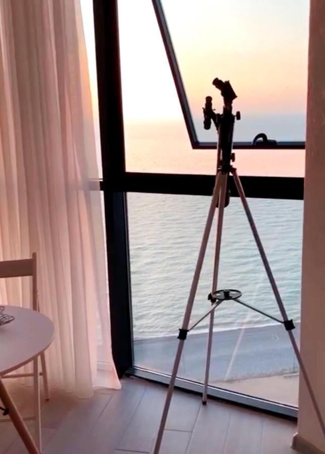 Апартаменты - Первая Линия! Batumi Bagian luar foto