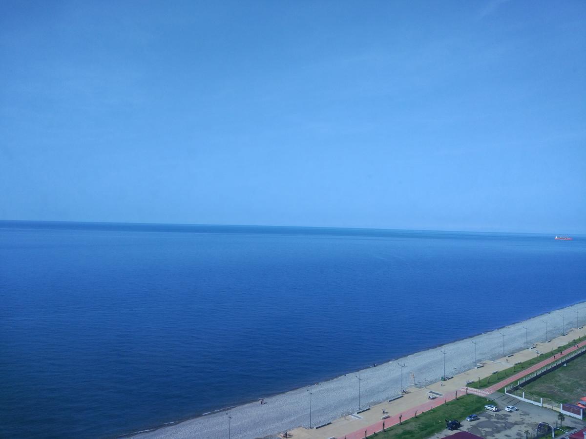 Апартаменты - Первая Линия! Batumi Bagian luar foto